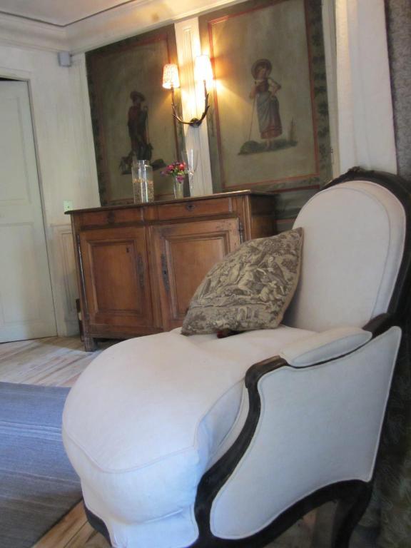 Les Rosees Mougins Rum bild