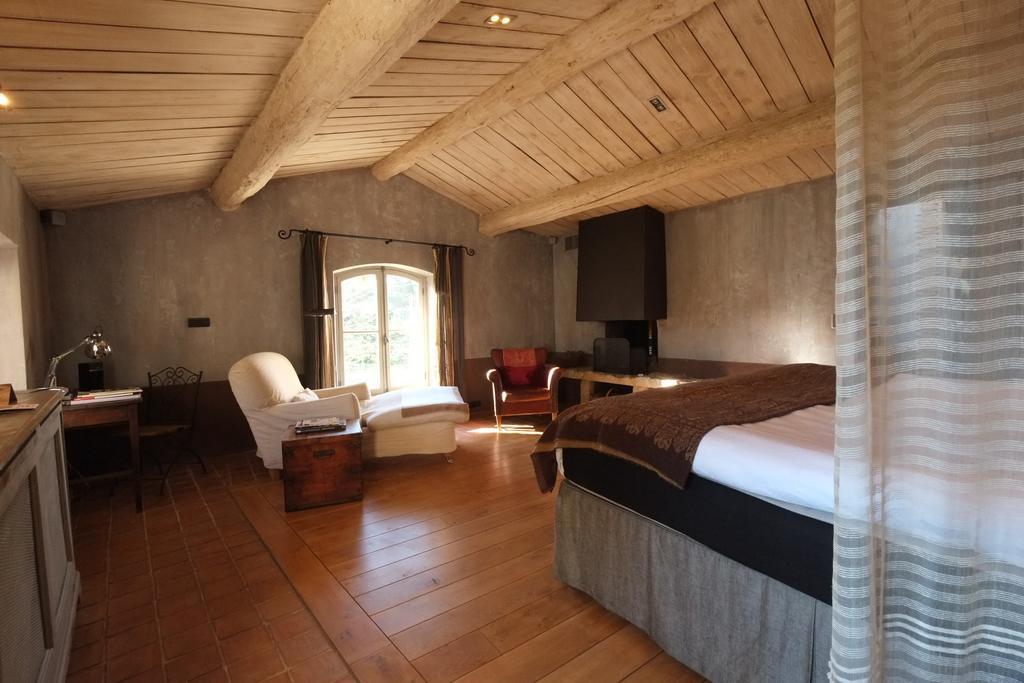 Les Rosees Mougins Exteriör bild